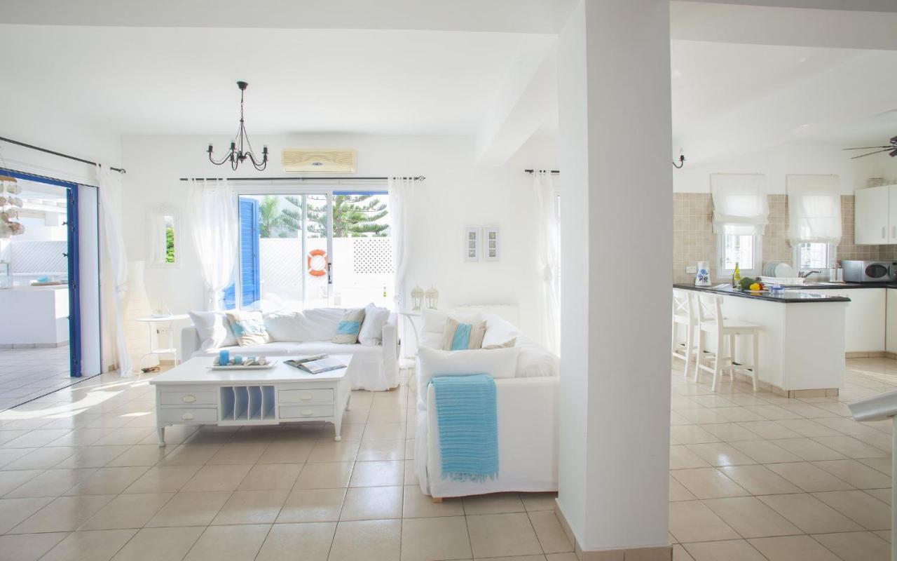 Mimoza Seafront Villa Protaras Exterior photo